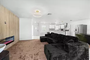10001 S Yacht Club Dr, Treasure Island, FL 33706 - Photo 21