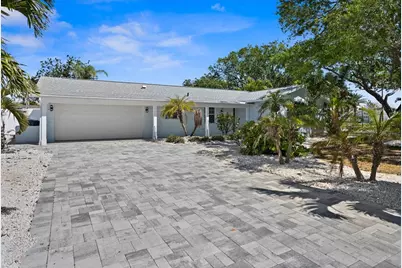 10001 S Yacht Club Drive, Treasure Island, FL 33706 - Photo 3