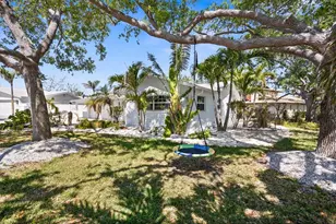 10001 S Yacht Club Dr, Treasure Island, FL 33706 - Photo 5