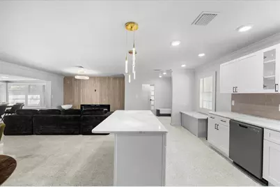 10001 S Yacht Club Drive, Treasure Island, FL 33706 - Photo 11