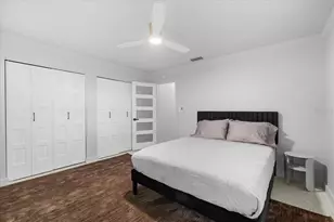10001 S Yacht Club Dr, Treasure Island, FL 33706 - Photo 37