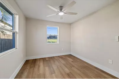 2698 46th Avenue N, Saint Petersburg, FL 33714 - Photo 31