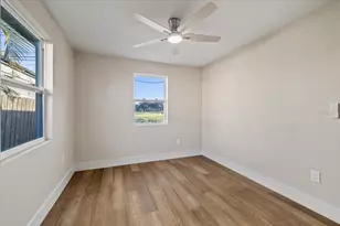 2698 46th Ave N, Saint Petersburg, FL 33714 - Photo 31