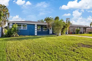 2698 46th Ave N, Saint Petersburg, FL 33714 - Photo 3