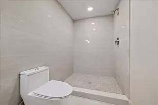 2698 46th Ave N, Saint Petersburg, FL 33714 - Photo 23