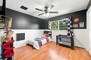 28850 Lindenhurst Dr, Wesley Chapel, FL 33544 - Photo 9