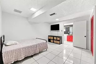28850 Lindenhurst Dr, Wesley Chapel, FL 33544 - Photo 39