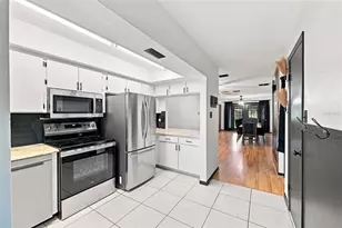 28850 Lindenhurst Dr, Wesley Chapel, FL 33544 - Photo 5