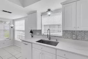 9528 Bunker Hill Ct, New Port Richey, FL 34655 - Photo 15