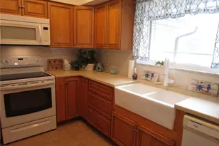 7401 Galloway Rd, Weeki Wachee, FL 34613 - Photo 11