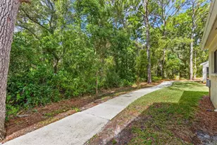 8015 Picketts Ct, Weeki Wachee, FL 34613 - Photo 5
