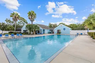 8015 Picketts Ct, Weeki Wachee, FL 34613 - Photo 3
