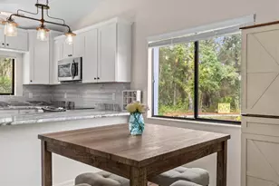 8015 Picketts Ct, Weeki Wachee, FL 34613 - Photo 15