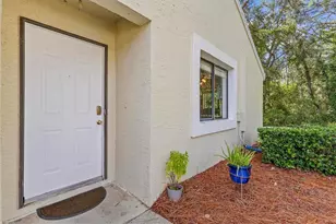 8015 Picketts Ct, Weeki Wachee, FL 34613 - Photo 7