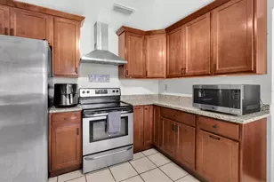 914 Harbor Cir, Palm Harbor, FL 34683 - Photo 17