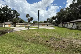 750 NE 10th St, Crystal River, FL 34428 - Photo 1