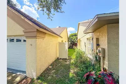 9542 Pebble Glen Avenue, Tampa, FL 33647 - Photo 3