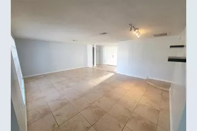 7741 Treasure Pointe Drive, Port Richey, FL 34668 - Photo 5