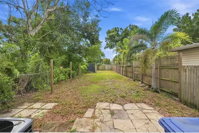 1609 E Lake Avenue, Tampa, FL 33610 - Photo 23