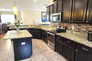 12722 Drakefield Dr, Spring Hill, FL 34610 - Photo 9