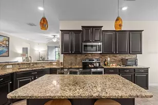 12722 Drakefield Dr, Spring Hill, FL 34610 - Photo 7