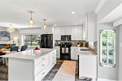 16642 Vallely Drive, Tampa, FL 33618 - Photo 9