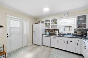 6702 Dartmoor Ln, New Port Richey, FL 34653 - Photo 15