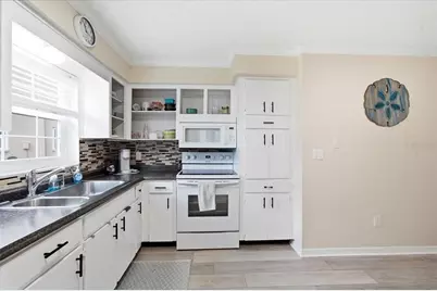 6702 Dartmoor Lane #7A, New Port Richey, FL 34653 - Photo 13