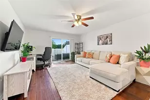 9755 Trumpet Vine Loop, New Port Richey, FL 34655 - Photo 5