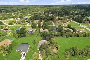 8171 Chaucer Dr, Weeki Wachee, FL 34607 - Photo 45