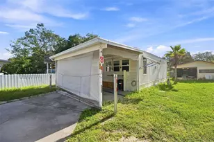 9454 Gray Fox Dr, Weeki Wachee, FL 34613 - Photo 11