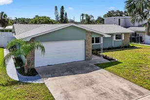 2175 Edythe Dr, Dunedin, FL 34698 - Photo 43