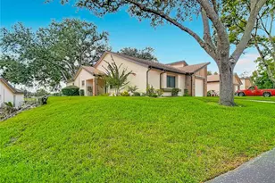 7406 Heather Walk Dr, Weeki Wachee, FL 34613 - Photo 3