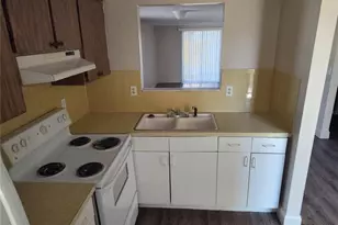 4136 Shoreline Dr, New Port Richey, FL 34652 - Photo 5