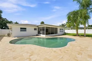 2172 University Dr S, Clearwater, FL 33764 - Photo 27