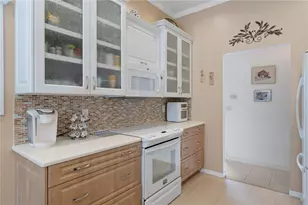 9401 Fox Hollow Ln, Weeki Wachee, FL 34613 - Photo 15