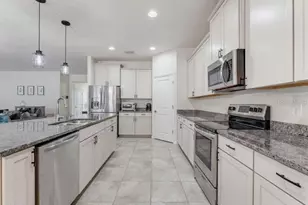 13607 Fairdale Ln, Spring Hill, FL 34609 - Photo 11