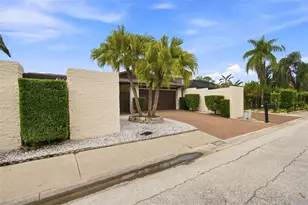 5005 Paloma Dr, Tampa, FL 33624 - Photo 5