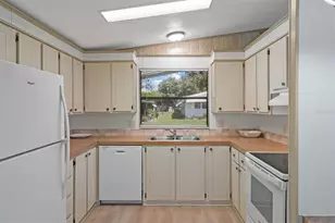 35106 McCulloughs Leap, Zephyrhills, FL 33541 - Photo 17