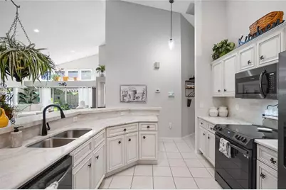 7815 Geneva Lane, Sarasota, FL 34243 - Photo 27