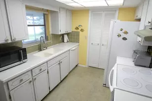 7207 Ashwood Dr, Port Richey, FL 34668 - Photo 9