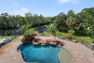 3143 Pineview Dr, Holiday, FL 34691 - Photo 3