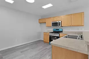 17382 SE 93rd Retford Terrace, The Villages, FL 32162 - Photo 17