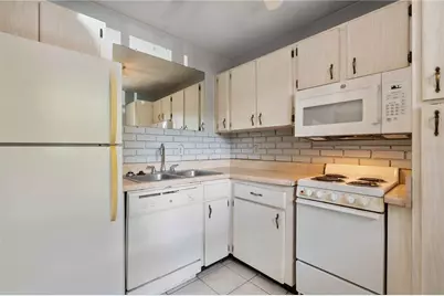 10455 Carrollbrook Court #114, Tampa, FL 33618 - Photo 7