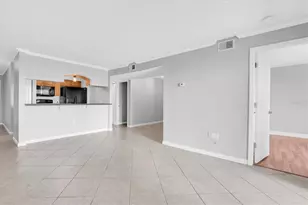 10103 Sailwinds Blvd N, Largo, FL 33773 - Photo 5