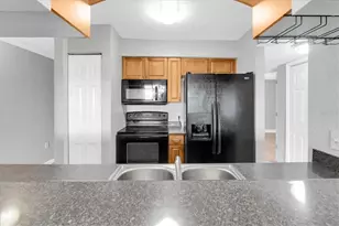 10103 Sailwinds Blvd N, Largo, FL 33773 - Photo 11