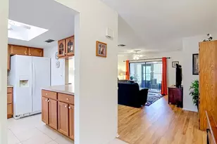2546 Oakleaf Ln, Clearwater, FL 33763 - Photo 9