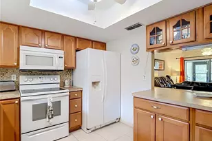 2546 Oakleaf Ln, Clearwater, FL 33763 - Photo 13