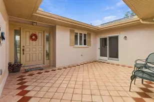 10404 Sandtrap Dr, Spring Hill, FL 34608 - Photo 5