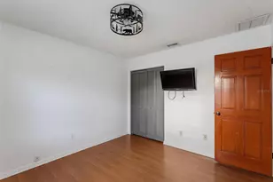 1112 E Lemon St, Tarpon Springs, FL 34689 - Photo 57